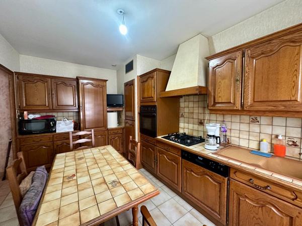 Maison individuelle avec 3 chambres, à rénover