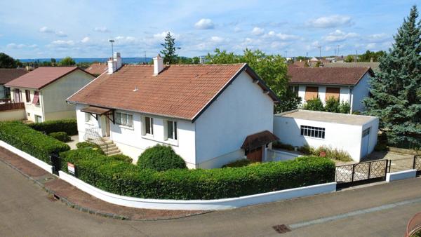 Maison familiale sur sous-sol complet