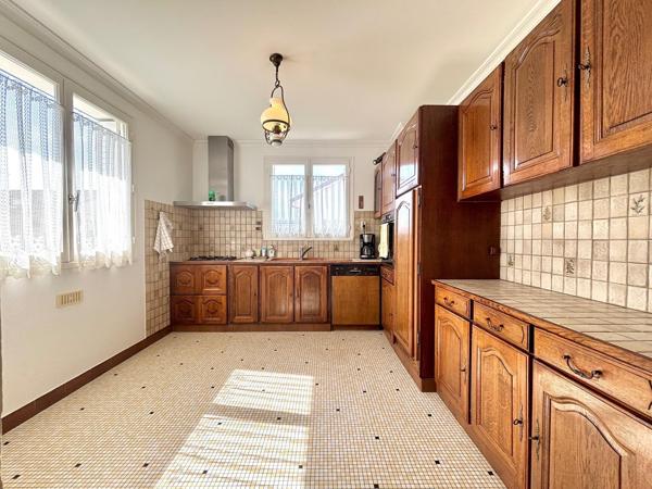 Maison familiale sur sous-sol complet