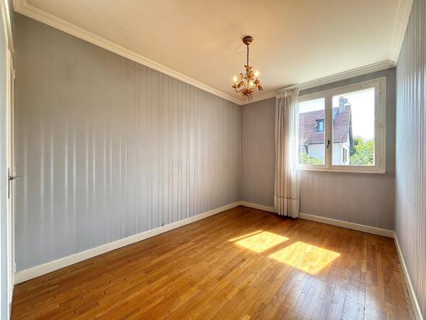 Maison familiale sur sous-sol complet