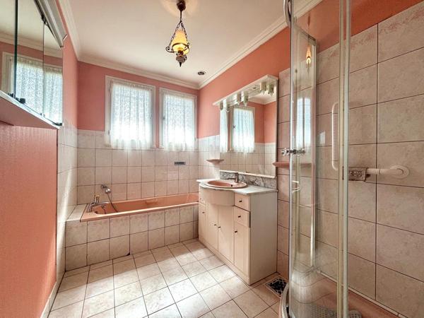 Maison familiale sur sous-sol complet