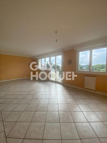APPARTEMENT 3 PIECES AVEC BALCON, PARKING, CAVE