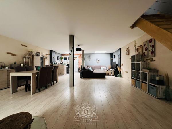 Grande Maison avec garage à proximité du métro