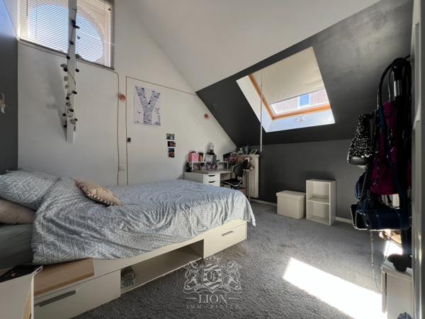 Grande Maison avec garage à proximité du métro