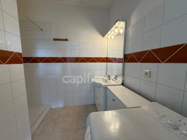 Appartement à vendre 3 pièces 62 m2 et jardin de 83 m2 VILLELAURE (84)