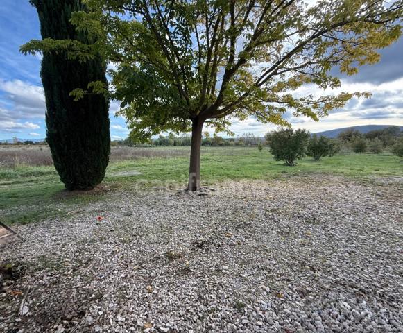 Appartement à vendre 3 pièces 62 m2 et jardin de 83 m2 VILLELAURE (84)