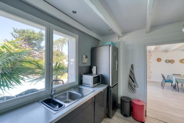 VILLA PISCINE FACE MER LA BREE LES BAINS