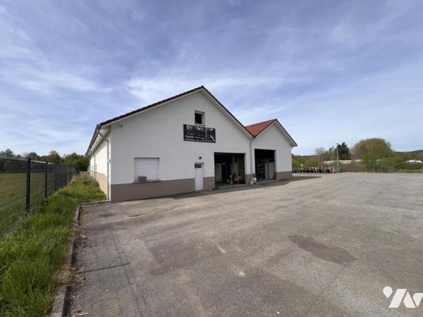 BÂTIMENT PROFESSIONNEL 484 m² – TERRAIN CLOS 3 000 m² – ZONE ARTISANALE