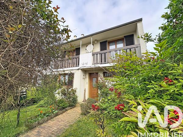 Maison à vendre 9 pièces 171,88 m² Magny-les-Hameaux