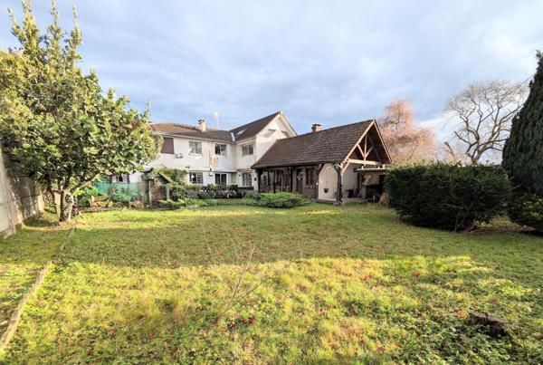 LUZARCHES pavillon avec dépendance et 1100 m² de terrain