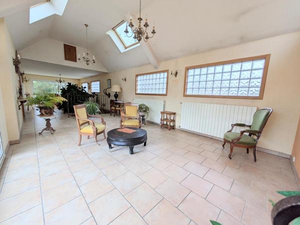 LUZARCHES pavillon avec dépendance et 1100 m² de terrain