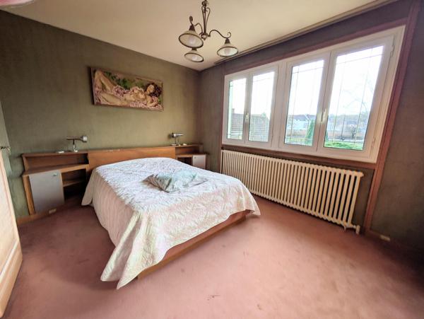 LUZARCHES pavillon avec dépendance et 1100 m² de terrain