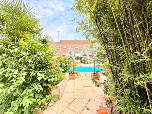 Maison de caractère 250 m² , 10 pièces sur Terrain 1000 m² à Joigny