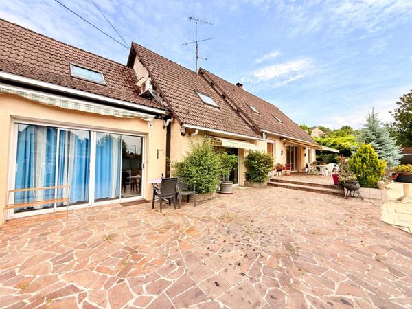 Maison de caractère 250 m² , 10 pièces sur Terrain 1000 m² à Joigny