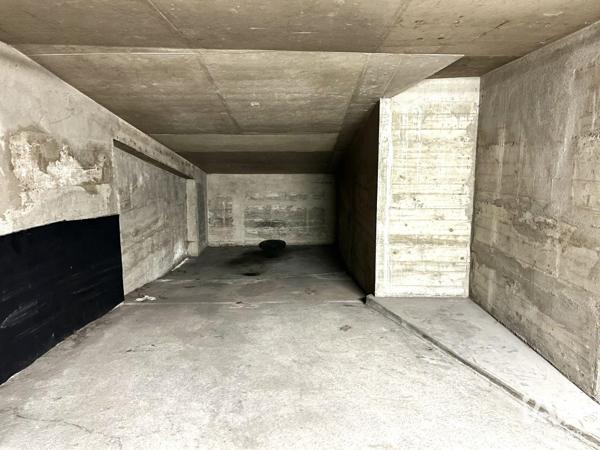 Location parking 10 m² Paris 7