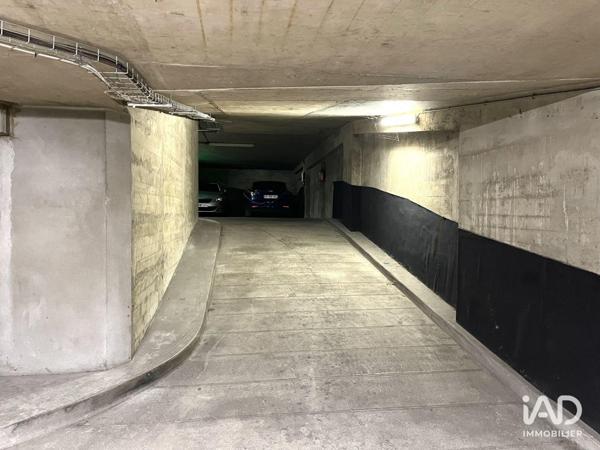 Location parking 10 m² Paris 7