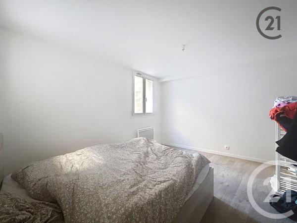 Immeuble à vendre  180 m2 MONTEREAU FAULT YONNE - 77