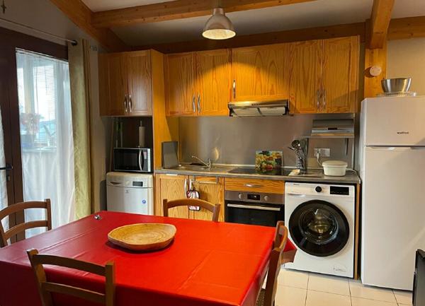 Appartement à louer    3 pièces • 44 m2 Marzan