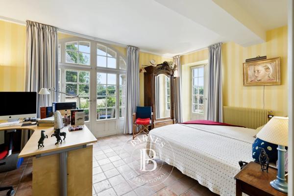 Pau, Propriété 5 Chambres -  310 m² à vendre