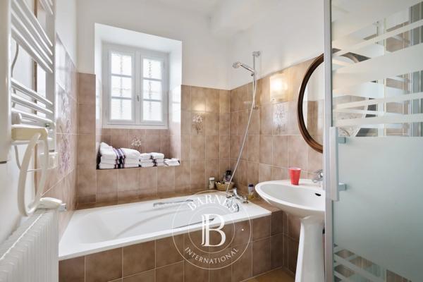 Pau, Propriété 5 Chambres -  310 m² à vendre