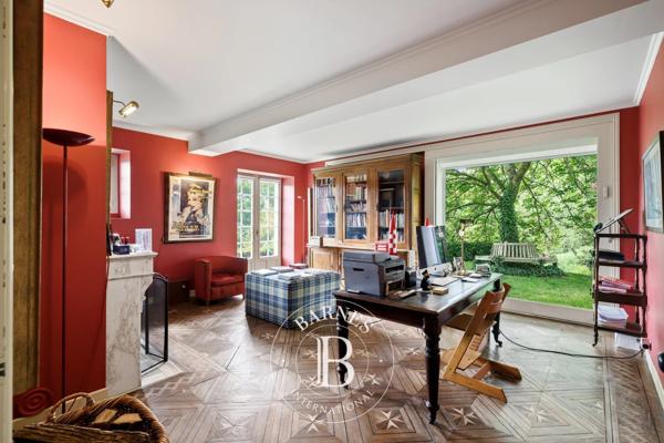 Pau, Propriété 5 Chambres -  310 m² à vendre