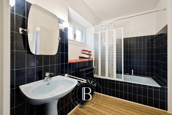 Pau, Propriété 5 Chambres -  310 m² à vendre