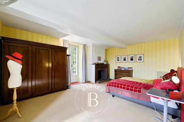 Pau, Propriété 5 Chambres -  310 m² à vendre