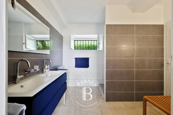 Pau, Propriété 5 Chambres -  310 m² à vendre