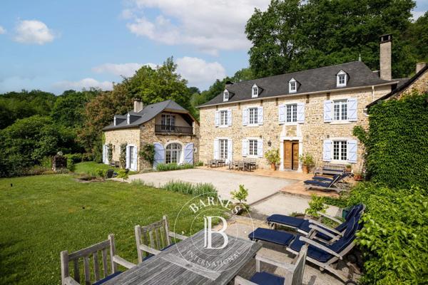 Pau, Propriété 5 Chambres -  310 m² à vendre