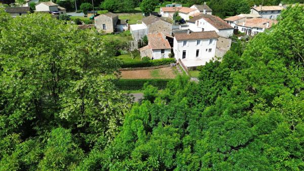 Maison ancienne Paizay le Tort