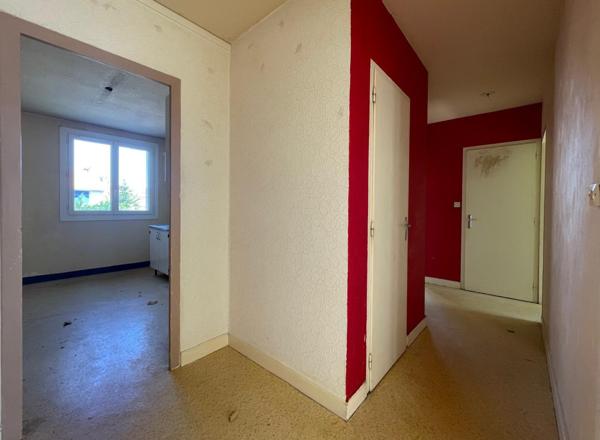 Appartement
         4 pièces
        - 71 m² 128 400 € *