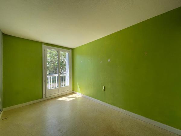 Appartement
         4 pièces
        - 71 m² 128 400 € *