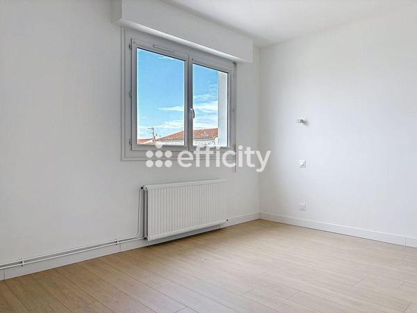Appartement
         4 pièces
        - 75 m² 280 000 € *