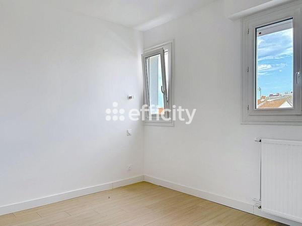 Appartement
         4 pièces
        - 75 m² 280 000 € *