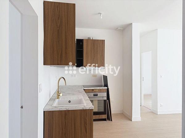 Appartement
         4 pièces
        - 75 m² 280 000 € *