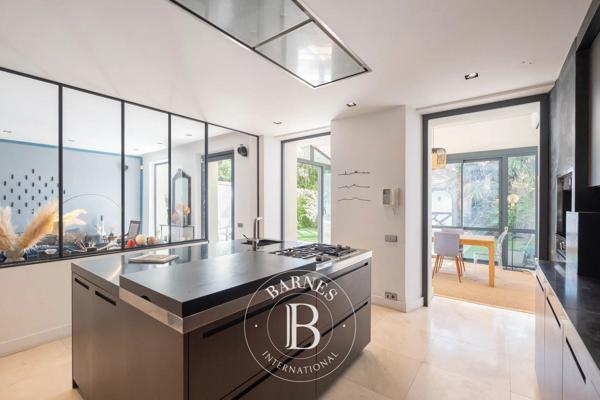 Marseille 8ème, Appartement 5 Chambres -  250 m² à vendre