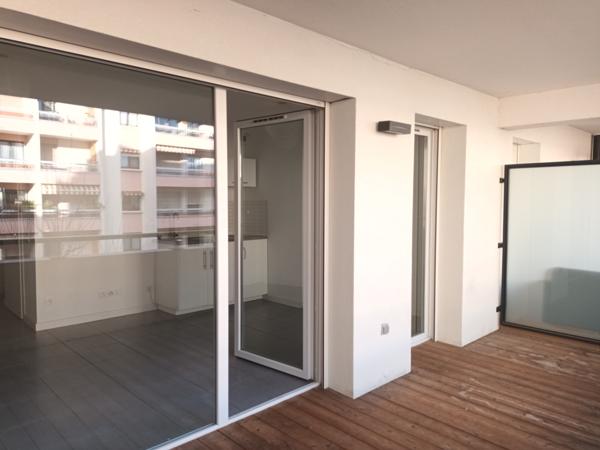 Studio en centre ville dans une copropriété recherchée de Th