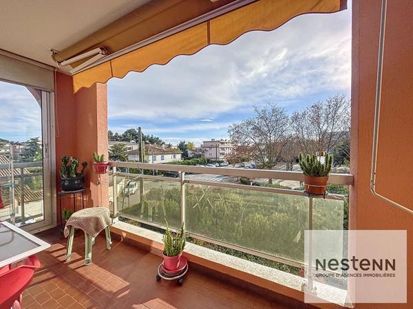 Fréjus T2 loué exposé sud au calme proche commerces parking et cave