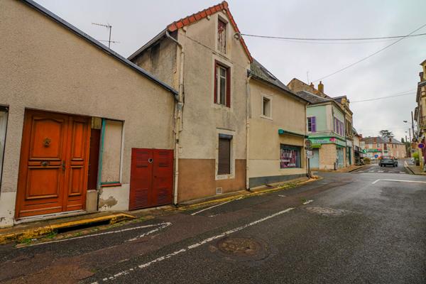 Immeuble La Guerche Sur L Aubois, investissement, 2h30 de Paris, location