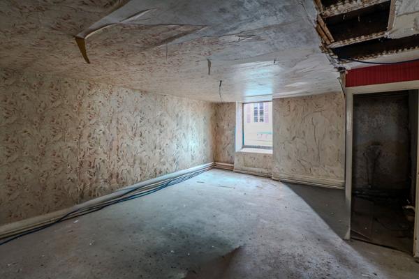 Immeuble La Guerche Sur L Aubois, investissement, 2h30 de Paris, location