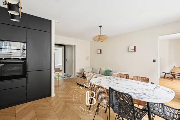 Paris 7ème, Appartement 2 Chambres -  65 m² à vendre