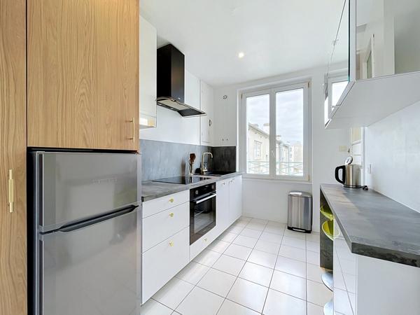 HYPER CENTRE : CHARMANT APPARTEMENT T2 DE 56 M² AVEC BALCON AU DERNIER ÉTAGE