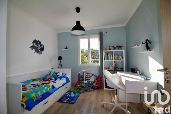 Maison traditionnelle 5 pièces de 140 m² à Carcès (83570)