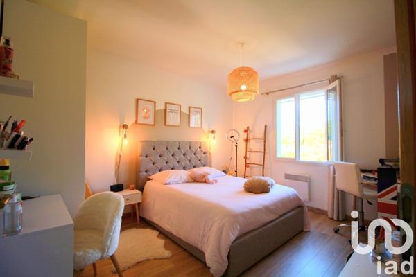 Maison traditionnelle 5 pièces de 140 m² à Carcès (83570)