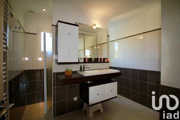 Maison traditionnelle 5 pièces de 140 m² à Carcès (83570)