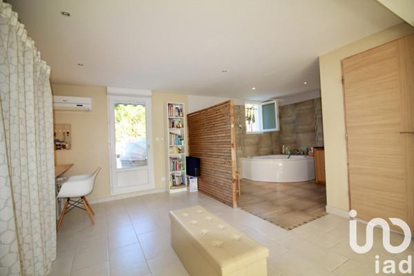 Maison traditionnelle 5 pièces de 140 m² à Carcès (83570)