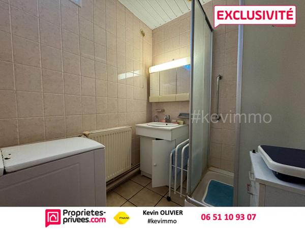 Maison en brique à rénover , avec jardin, garage et dépendances - Secteur Labuissière