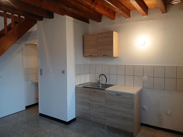 A louer, Petite Maison de 25 m² avec petit Jardin au centre d'ELETOT(76540)