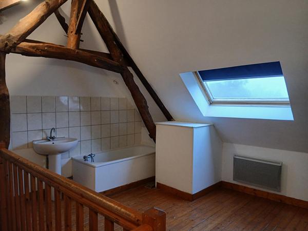 A louer, Petite Maison de 25 m² avec petit Jardin au centre d'ELETOT(76540)