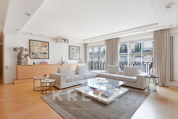 Appartement rénové par architecte avec balcons et vue Tour Eiffel - DPE C